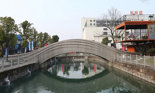 Cầu bê tông in 3D làm theo mẫu cầu An Tế tại Thượng Hải, Trung Quốc. Ảnh: CNN.

