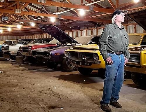 Bill "Coyote" Johnson và bộ sưu tập xe cổ.