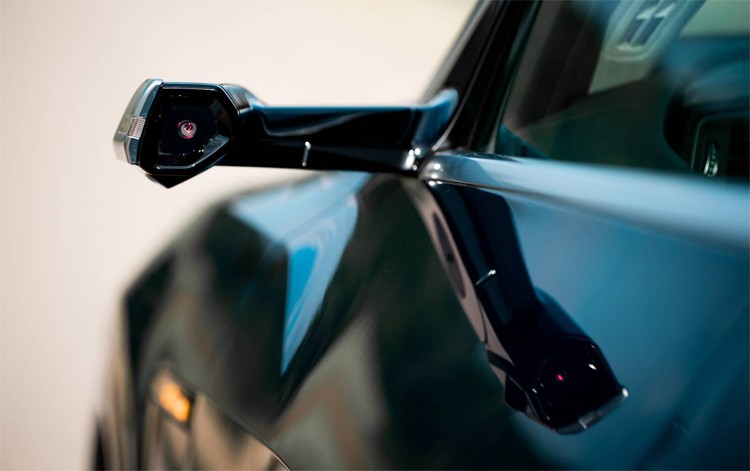 Camera thay gương chiếu hậu trên Audi e-tron. Ảnh: Audi
