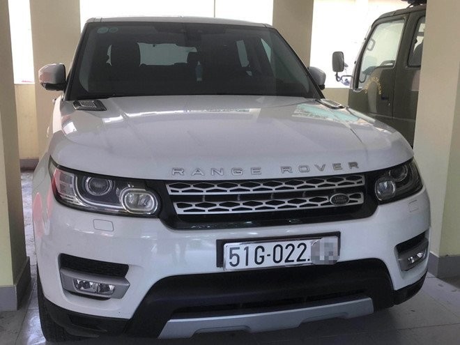 Chiếc Range Rover Evoque bị thu giữ từ Công ty CP địa ốc Alibaba do Nguyễn Thái Luyện làm chủ tịch HĐQT
