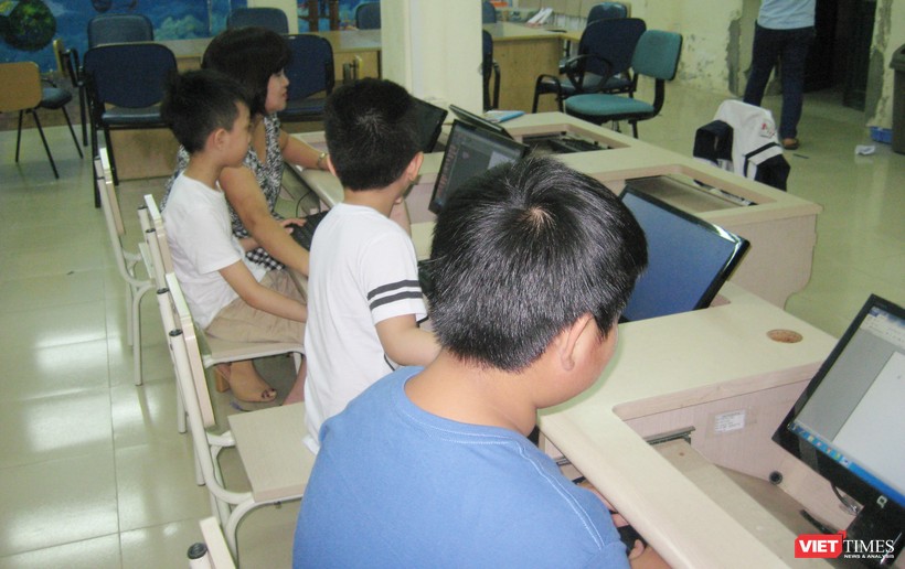 Một lớp dạy tin học ở Cung Thiếu nhi Hà Nội