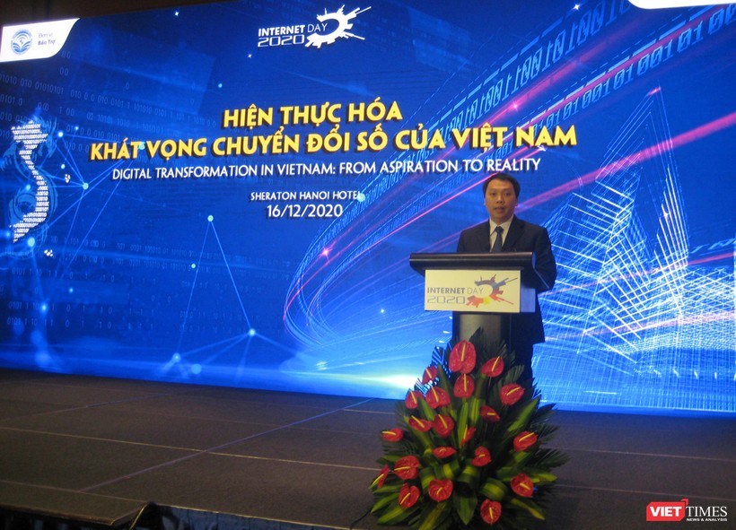Thứ trưởng Bộ Thông tin và Truyền thông Nguyễn Huy Dũng: "Bây giờ là lúc thể hiện khát vọng đưa những dấu chân số Việt Nam ngày càng đi xa hơn và in dấu đậm nét trong không gian mạng toàn cầu"