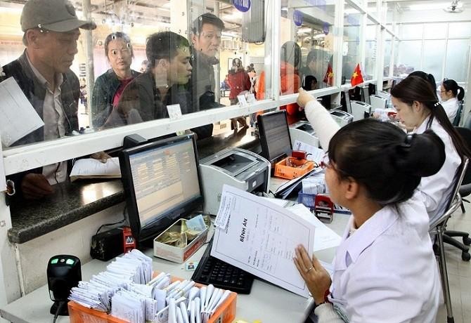 Bộ phận tiếp nhận hồ sơ bệnh nhân tại một bệnh viện ở Hà Nội