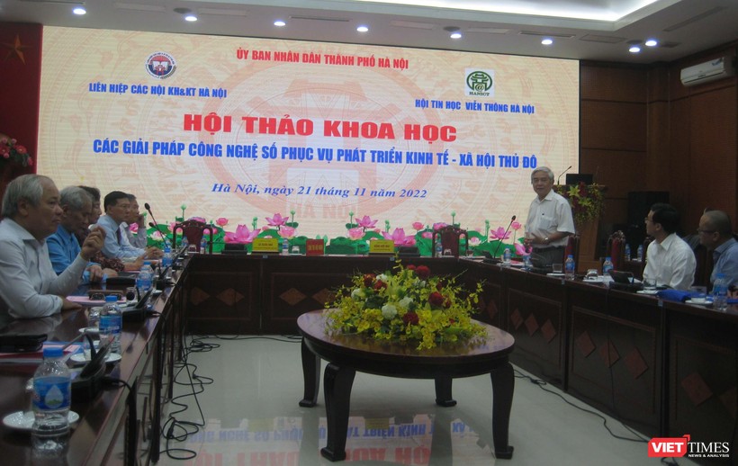 TS. Nguyễn Quân - Chủ tịch Hội Tự động hoá Việt Nam đóng góp ý kiến tại hội thảo