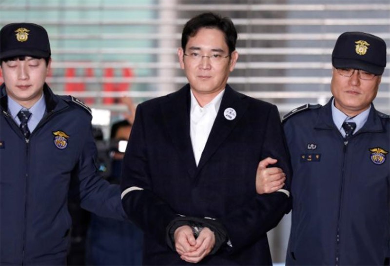 Ông Lee Jae-yong vẫn điều hành Samsung trong nhà lao