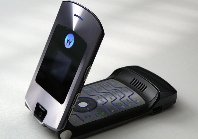 RAZR là điện thoại huyền thoại của Motorola