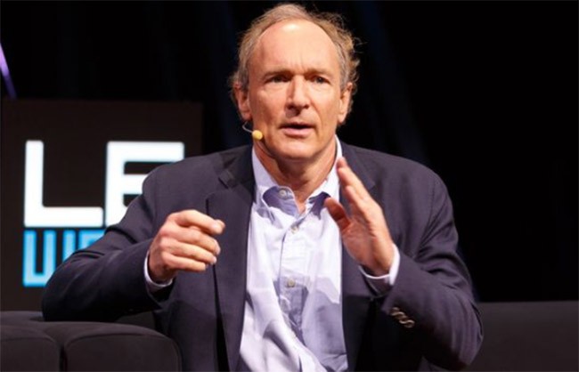 Ông Berners-Lee giành được giải thưởng nhờ phát minh ra World Wide Web