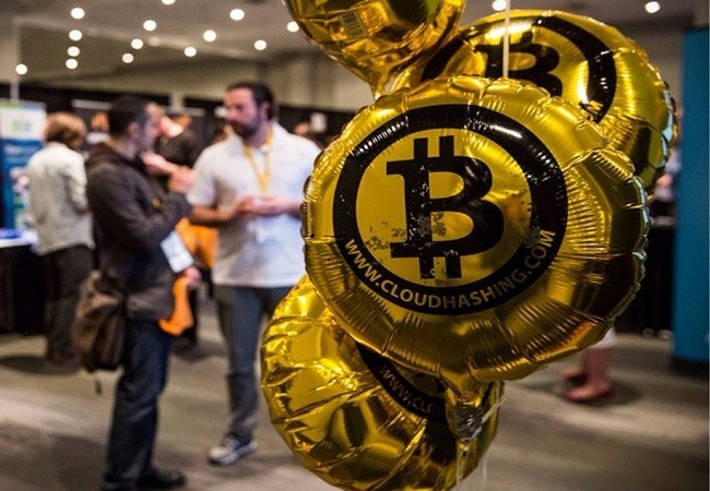 Giá bitcoin đang sụt giảm (ảnh: Business Insider)