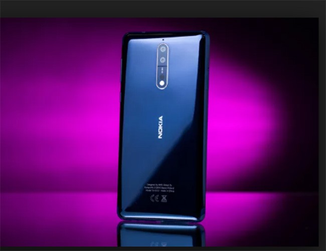 Nokia 8 là smartphone có cấu hình cao nhất trong dòng sản phẩm mang thương hiệu Nokia của HMD Global (ảnh: Cnet)