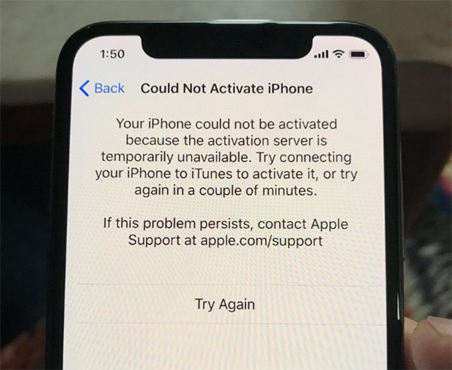 iPhone X hiện thông báo không thể kích hoạt (ảnh: Phone Arena)