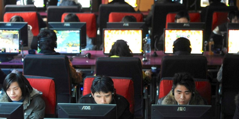 Một quán cafe Internet ở Vũ Hán (ảnh: Reuters)