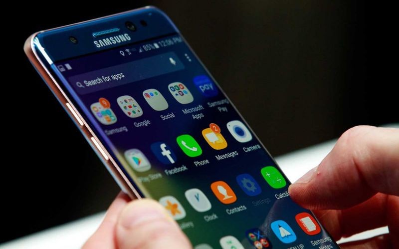 Do sự cạnh tranh gay gắt từ các đối thủ mà lượng bán smartphone Samsung có thể không được như kỳ vọng (ảnh: Yahoo)