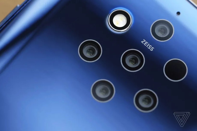 Chiếc Nokia 9 với 5 camera (ảnh: The Verge)