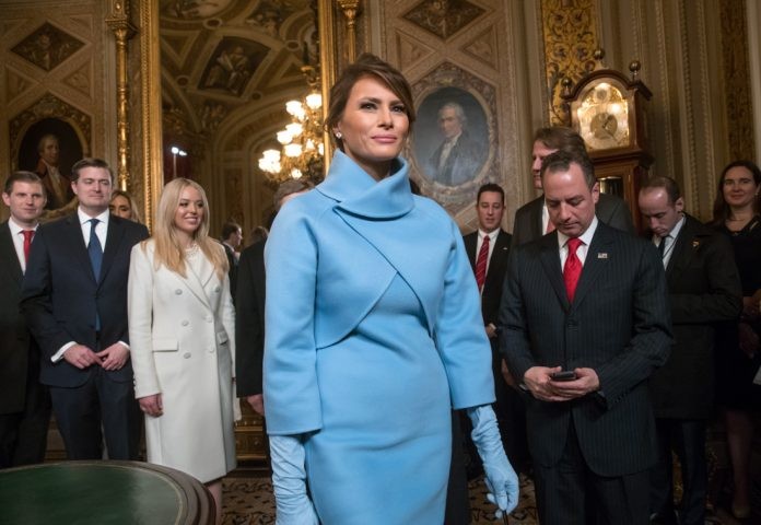 Melania Trump tại Điện Capitol ở Washington vào ngày Tổng thống Trump nhậm chức năm 2017 (ảnh: AP)