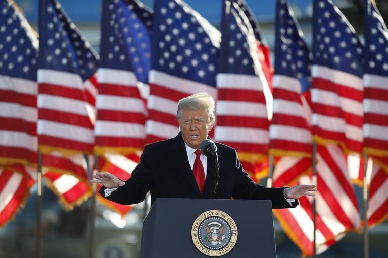 ông Donald Trump phát biểu lần cuối trên cương vị Tổng thống trước khi rời Nhà Trắng ngày 20/1 (ảnh: AP)