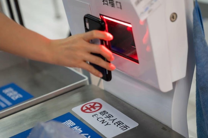 Quét mã thanh toán ở Trung Quốc (ảnh SCMP)