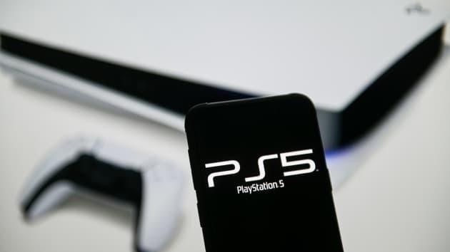 Sony quyết định tăng giá bán thiết bị chơi game PlayStation 5 (ảnh: Getty Images)