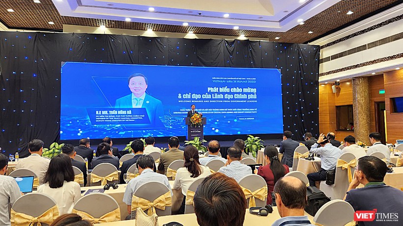 Phó Thủ tướng Phạm Hồng Hà phát biểu tại Diễn đàn cấp cao Chuyển đổi số Việt Nam - châu Á 2023 (ảnh; Đăng Khoa)