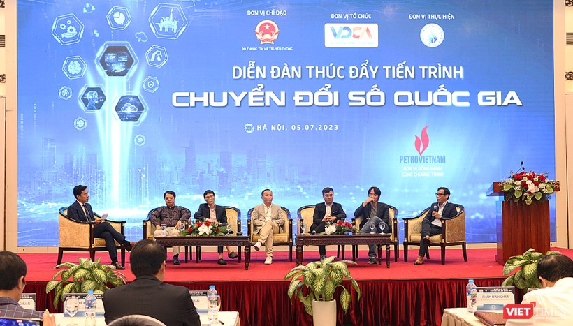 Diễn đàn Thúc đẩy tiến trình Chuyển đổi số Quốc gia được tổ chức sáng 5/7 tại Hà Nội