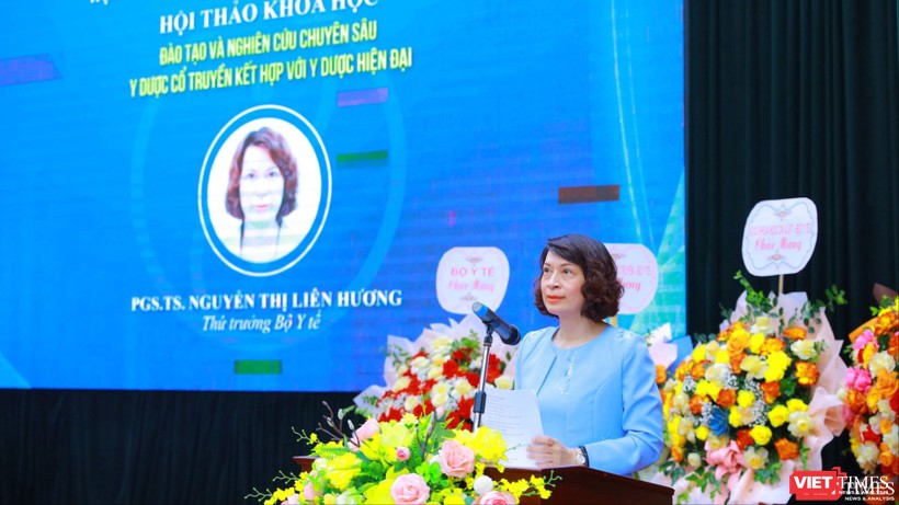  Thứ trưởng Bộ Y tế Nguyễn Thị Liên Hương phát biểu tại hội thảo