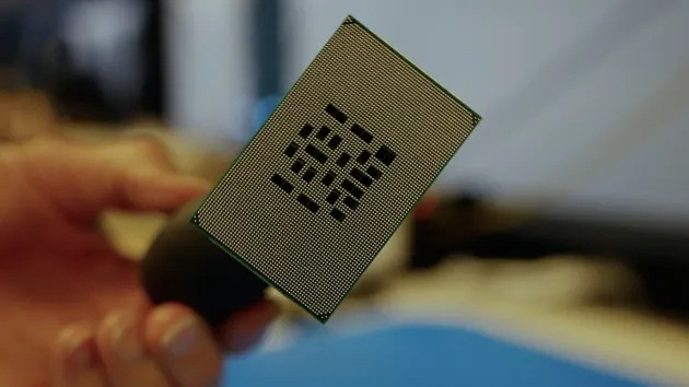 Con chip M3 của Apple trong phòng thí nghiệm của công ty ở Cupertino, California