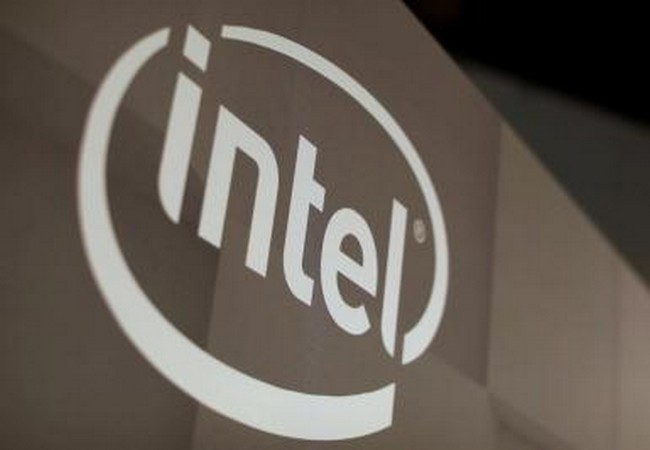Intel được cho là đang lên kế hoạch phát hành loại kính thực tế tăng cường vào cuối năm nay (Ảnh Reuters)
