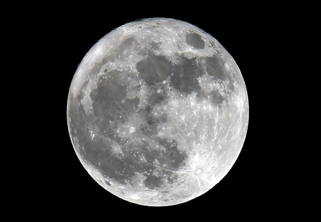 Mạng 4G sẽ được lắp đặt lên mặt trăng vào năm 2019 (Ảnh Getty Images)