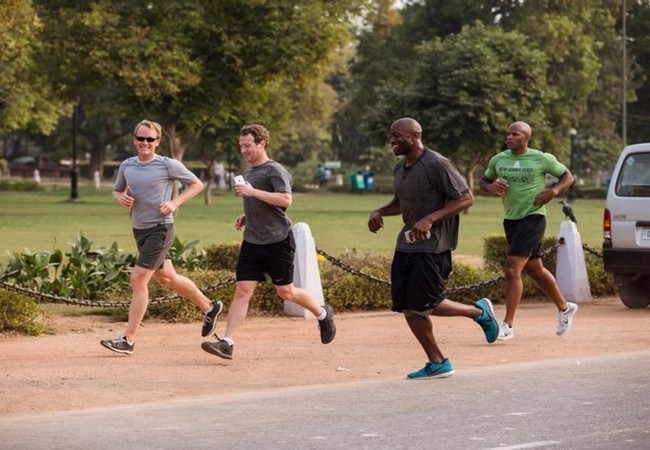 Mark Zuckerberg chạy bộ ở Delhi, Ấn Độ (Ảnh Facebook)