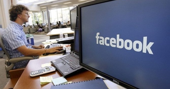 Ngân hàng Anh yêu cầu nhân viên dùng Facebook