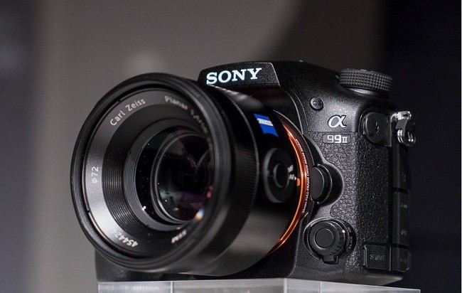 Sony A99 II chụp hình 42,4MP, chống rung 5 trục.