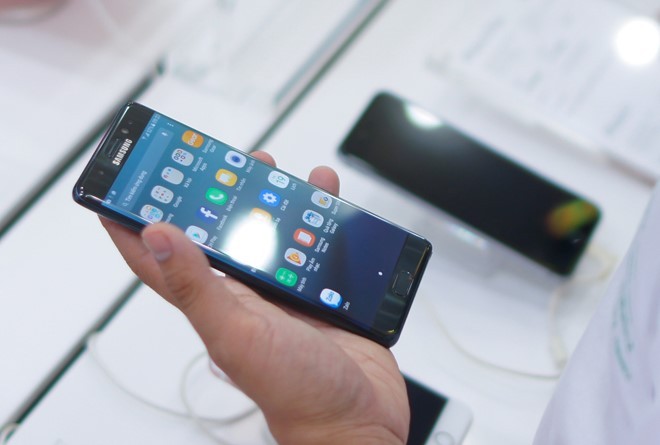 Samsung Galaxy Note 7 là chiếc di động cao cấp yểu mệnh nhất từ trước đến nay. Ảnh: Thành Duy.