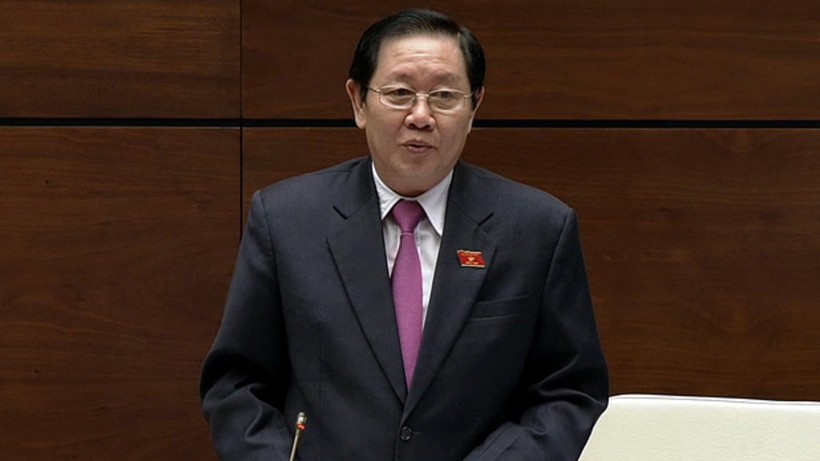 Bộ trưởng Bộ Nội Lê Vĩnh Tân trả lời chất vấn của Đại biểu Quốc hội