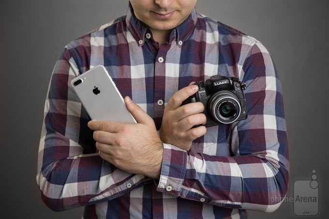 So thử ảnh chụp chân dung giữa iPhone 7 Plus và máy ảnh 1.600 USD