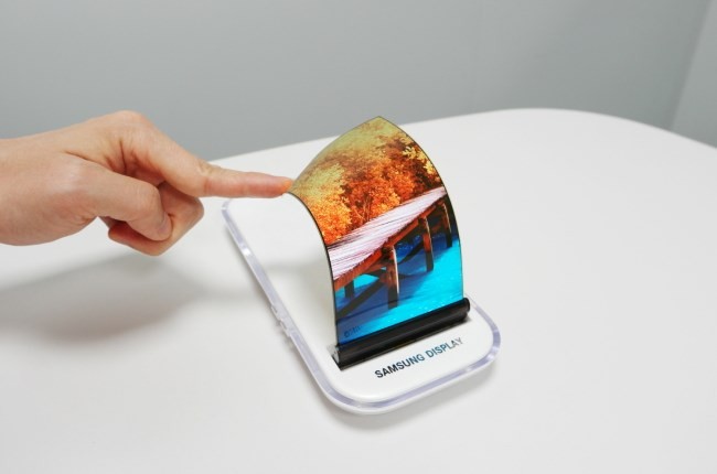 Samsung từng giới thiệu mẫu màn hình cong độc đáo.