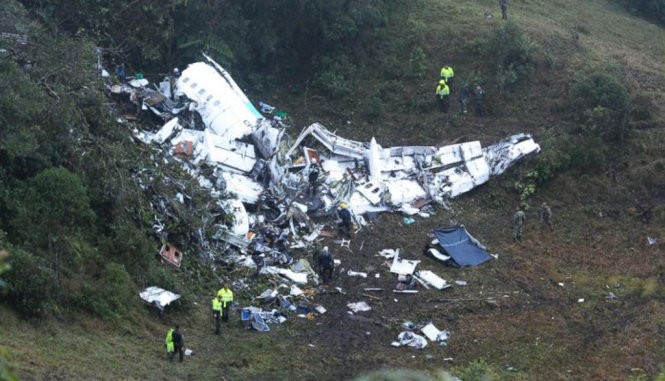 Hiện trường vụ tai nạn máy bay tại Colombia