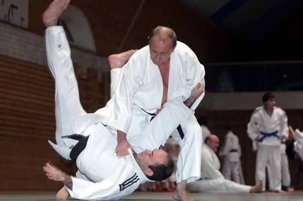 Video: Putin triển đòn, quật ngã "sư phụ" tuyển Judo quốc gia Nga