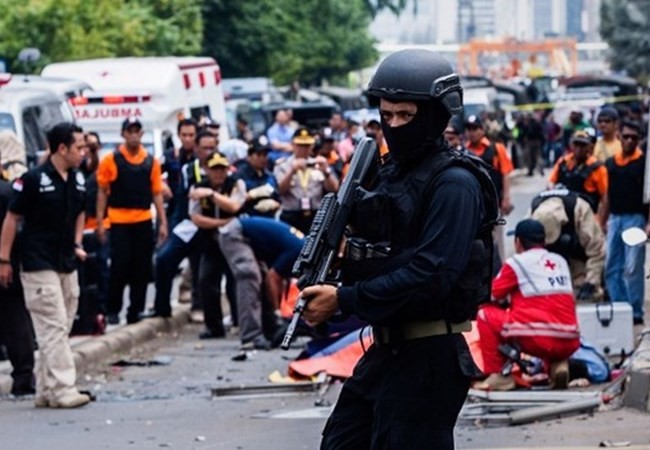 Hiện trường vụ tấn công liên hoàn ở Jakarta. Nguồn: CNN