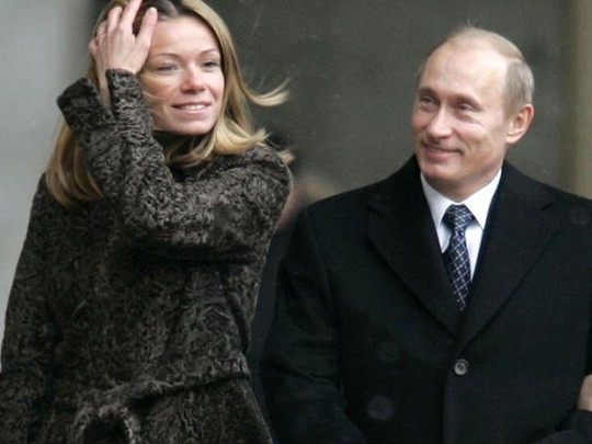 Tổng thống Nga Vladimir Putin luôn cố gắng tránh cho gia đình trước sự tò mò của truyền thông. Ảnh: Moscow Times