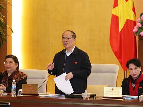 Chủ tịch Quốc hội Nguyễn Sinh Hùng kết luận tại phiên bế mạc phiên họp thứ 45 của Ủy ban Thường vụ Quốc hội Ảnh: TTXVN