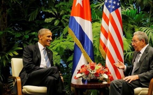 Chủ tịch Cuba Raul Castro (phải) và Tổng thống Mỹ Barack Obama hội đàm tại Havana ngày 21/3 - Ảnh: Reuters.