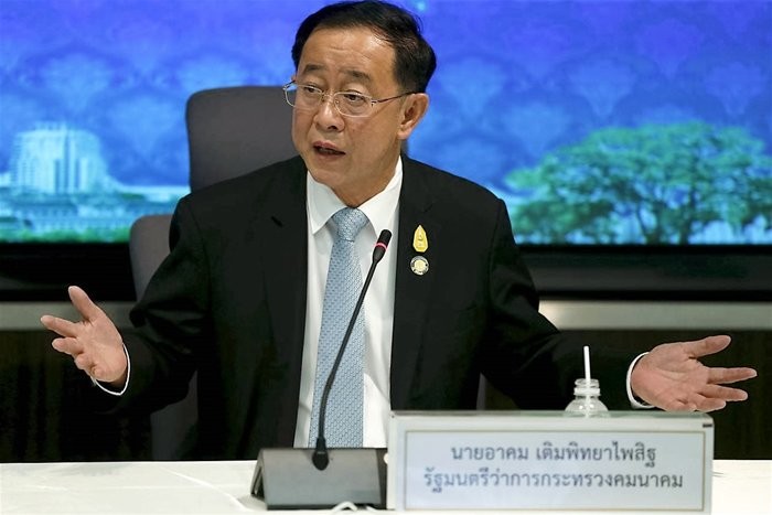 Bộ trưởng Giao thông Thái Lan Arkhom Termpittayapaisith cho biết Thái Lan sẽ tự bỏ vốn để xây dựng giai đoạn một của tuyến đường sắt kết nối Thái Lan với Trung Quốc. Ảnh: Reuters