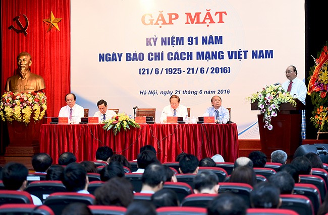 Thủ tướng Chính phủ Nguyễn Xuân Phúc đến dự buổi Gặp mặt Kỷ niệm 91 năm Ngày Báo chí Cách mạng Việt Nam (21/6/1925 - 21/6/2016).