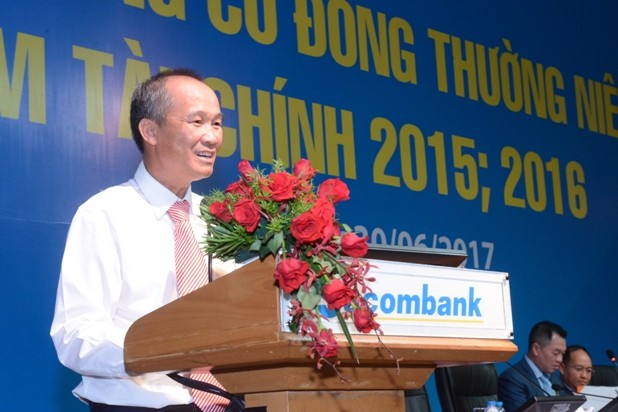Ông Dương Công Minh phát biểu nhậm chức Chủ tịch HĐQT Sacombank tại ĐHĐCĐ ngày 30/6/2017. (Ảnh: Vietstock)