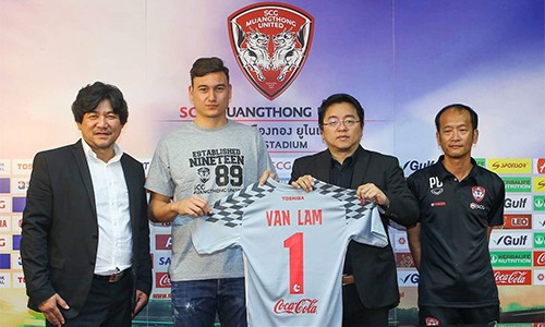 Văn Lâm là thủ môn đắt giá nhất trong lịch sử Muangthong United