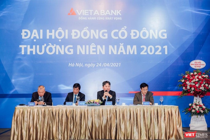 Toàn cảnh ĐHĐCĐ thường niên năm 2021 của VietABank 