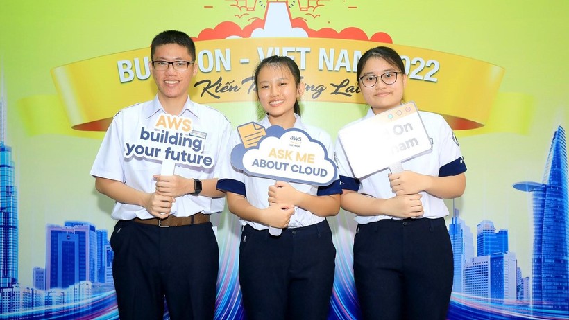 Đội vô địch cuộc thi Amazon 'Build On - Vietnam 2022'