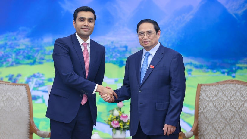 Thủ tướng Phạm Minh Chính tiếp ông Karan Adani, Tổng Giám đốc Công ty Cảng và Đặc khu kinh tế, thuộc Tập đoàn Adani (Ảnh: VGP)