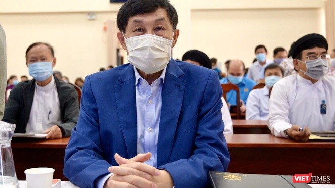 Ông Johnathan Hạnh Nguyễn, Chủ tịch Tập đoàn Liên Thái Bình Dương đã tài trợ 30 tỷ đồng cho công tác chống dịch COVID-19 và hạn mặn miền Tây (Ảnh: TTBC) 