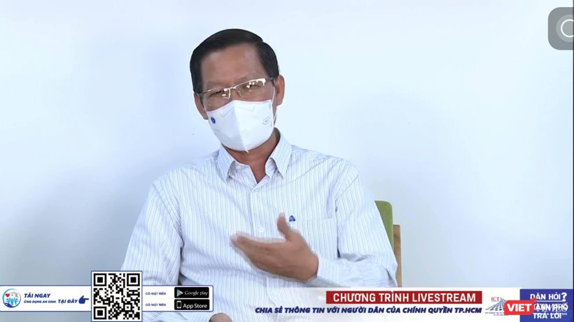 Chủ tịch UBND TP.HCM Phan Văn Mãi trả lời thắc mắc của người dân (Ảnh chụp màn hình giao lưu trực tuyến) 