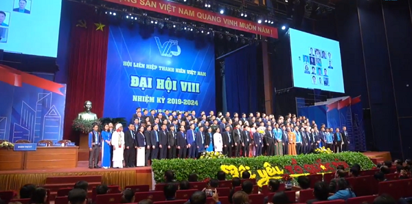 137 thành viên của Ủy ban Trung ương Hội Liên hiệp thanh niên Việt Nam khóa VIII ra mắt.